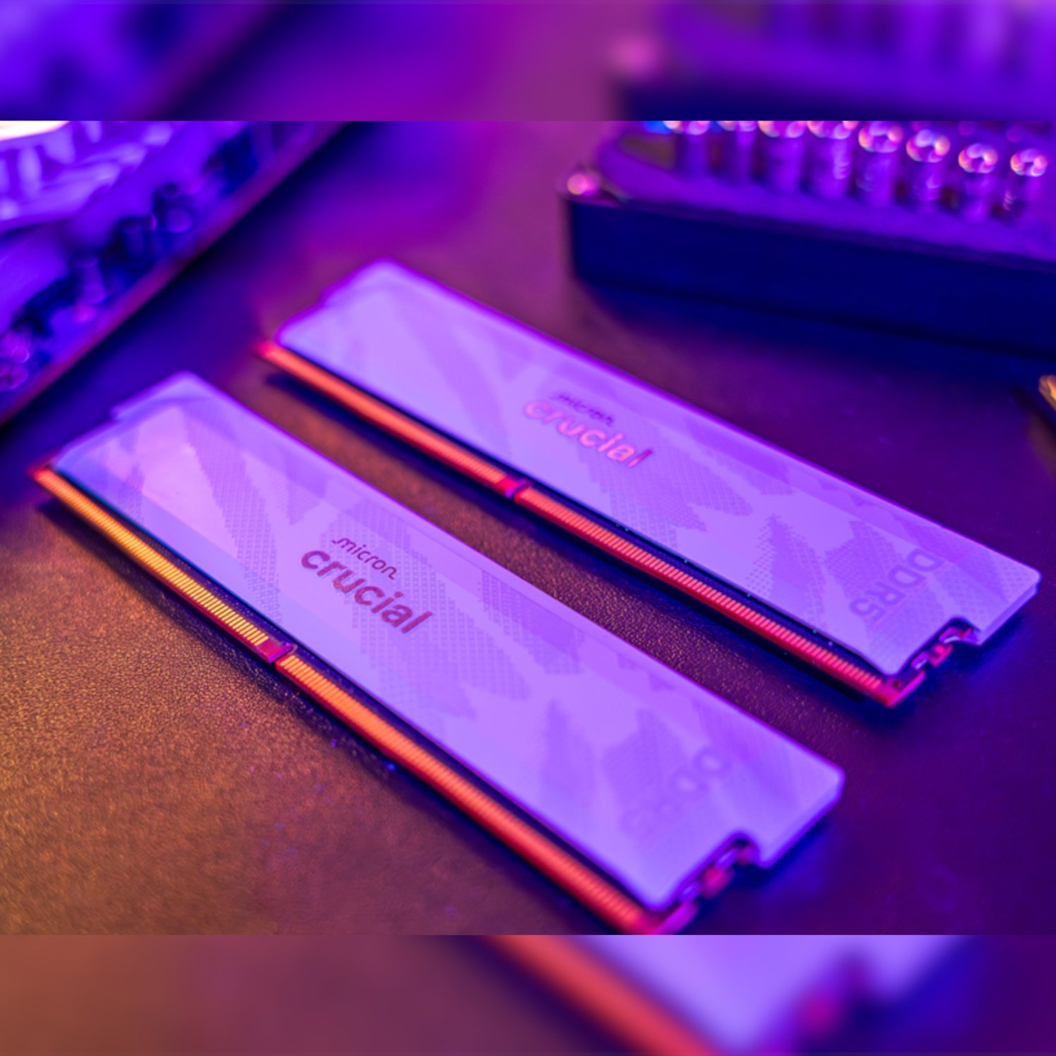 Crucial Pro 16GB 6400Mhz DDR5 Desktop OC Gaming Memory - White - Image 4